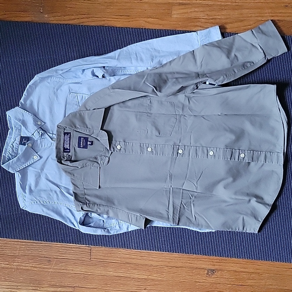 Lot of 2 Boys Button down Shirts Bundle - Size 12 Youth - Gap / Arrow